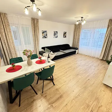 Glam Near Coresi Mall * Braşov
