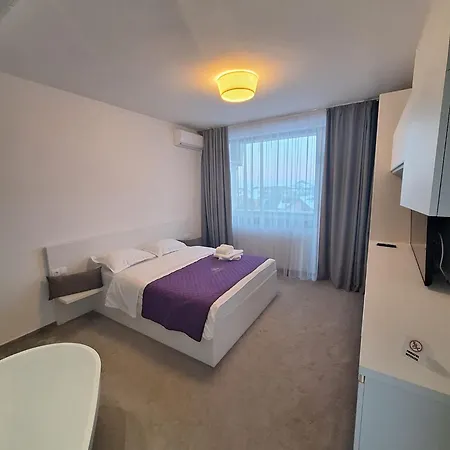 Glam Near Coresi Mall Braşov