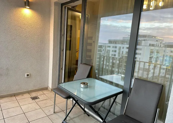 Inchis Near Coresi Mall * 布拉索夫