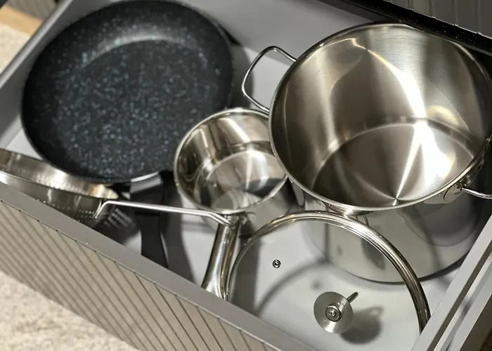 Inchis Near Coresi Mall