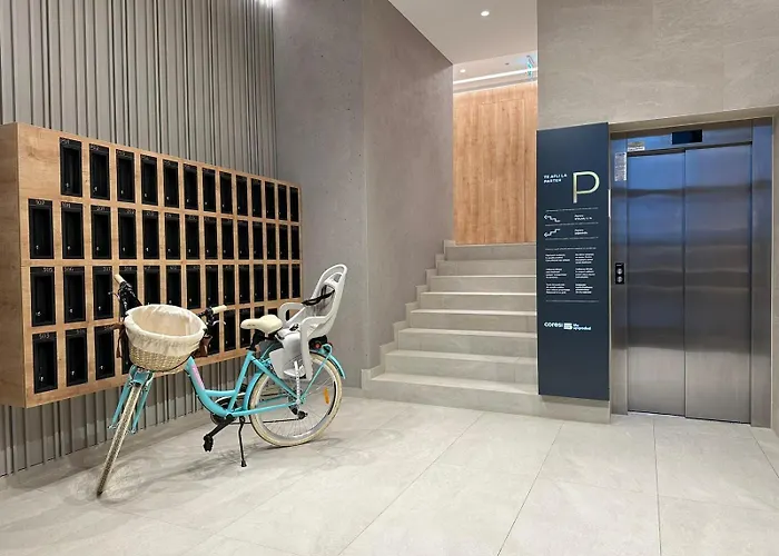 Inchis Near Coresi Mall 公寓 *