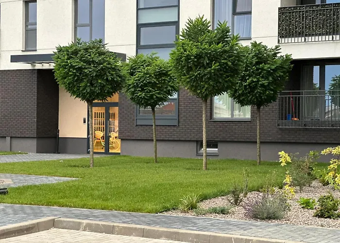 Inchis Near Coresi Mall