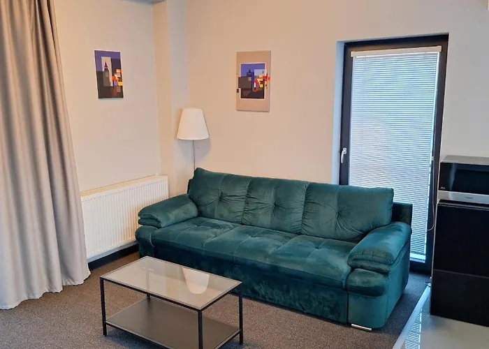 Inchis Near Coresi Mall *